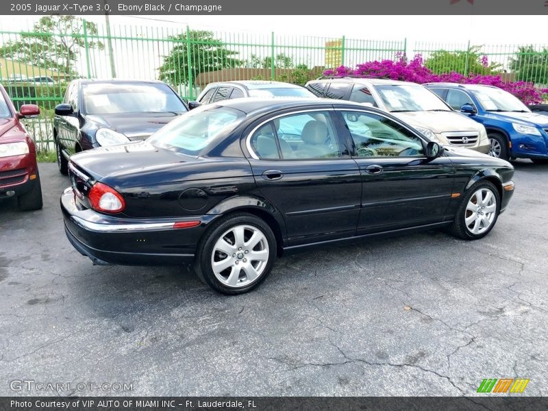 Ebony Black / Champagne 2005 Jaguar X-Type 3.0