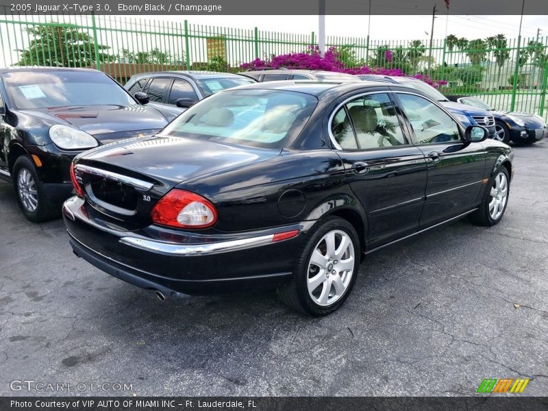 Ebony Black / Champagne 2005 Jaguar X-Type 3.0