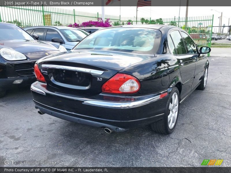 Ebony Black / Champagne 2005 Jaguar X-Type 3.0