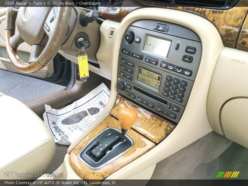 Ebony Black / Champagne 2005 Jaguar X-Type 3.0