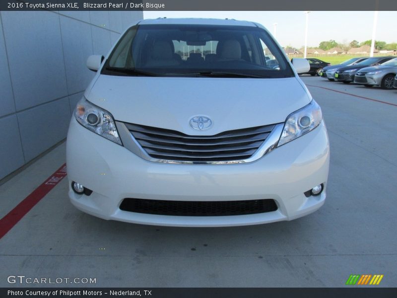 Blizzard Pearl / Dark Bisque 2016 Toyota Sienna XLE