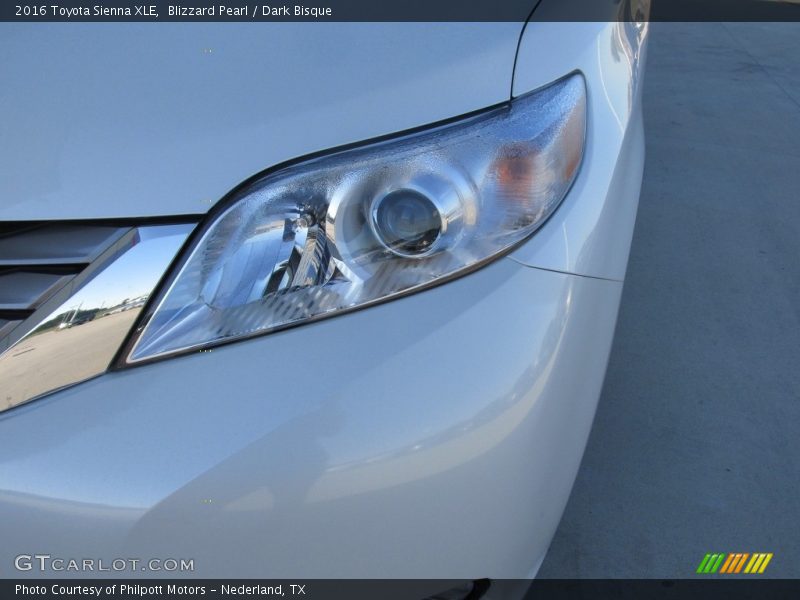 Blizzard Pearl / Dark Bisque 2016 Toyota Sienna XLE