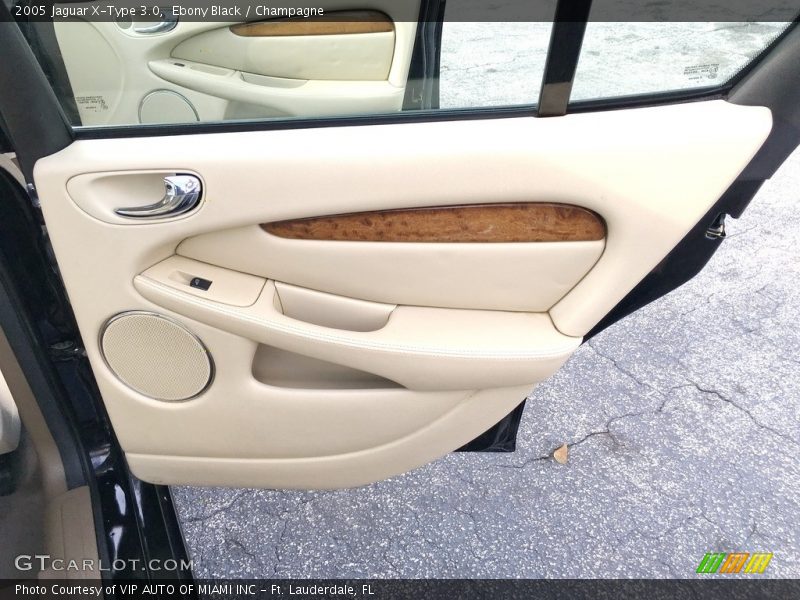 Ebony Black / Champagne 2005 Jaguar X-Type 3.0