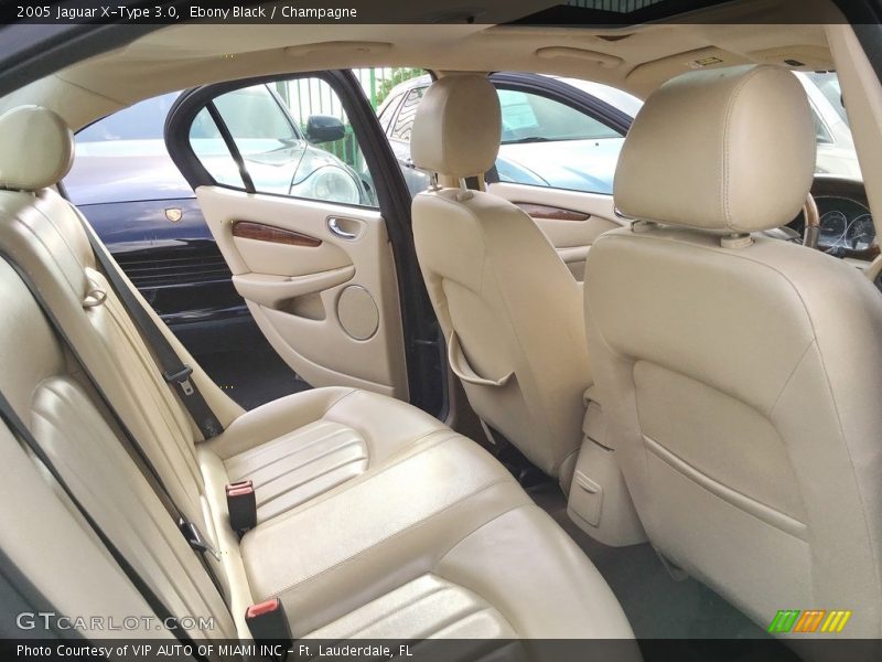 Ebony Black / Champagne 2005 Jaguar X-Type 3.0