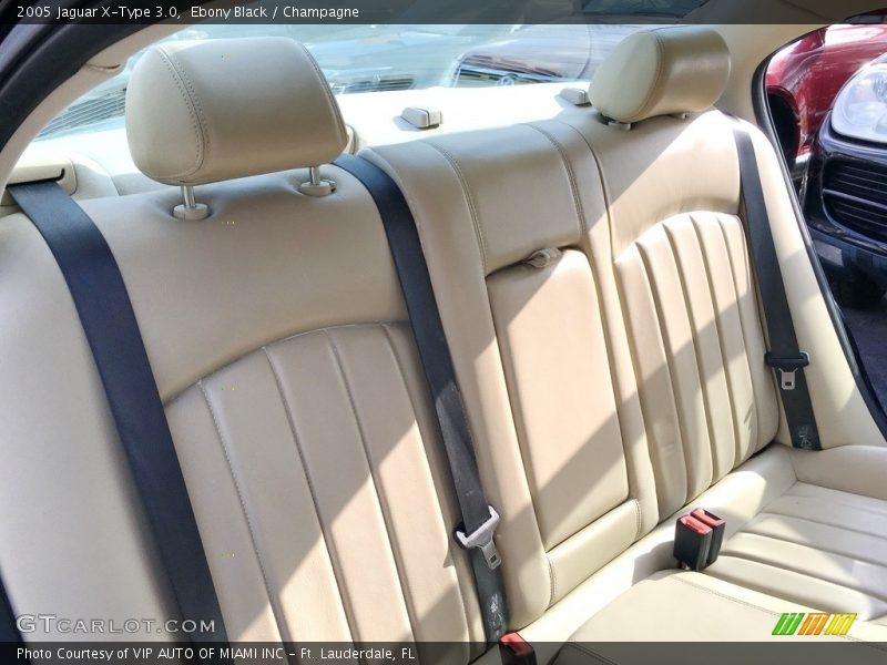 Ebony Black / Champagne 2005 Jaguar X-Type 3.0