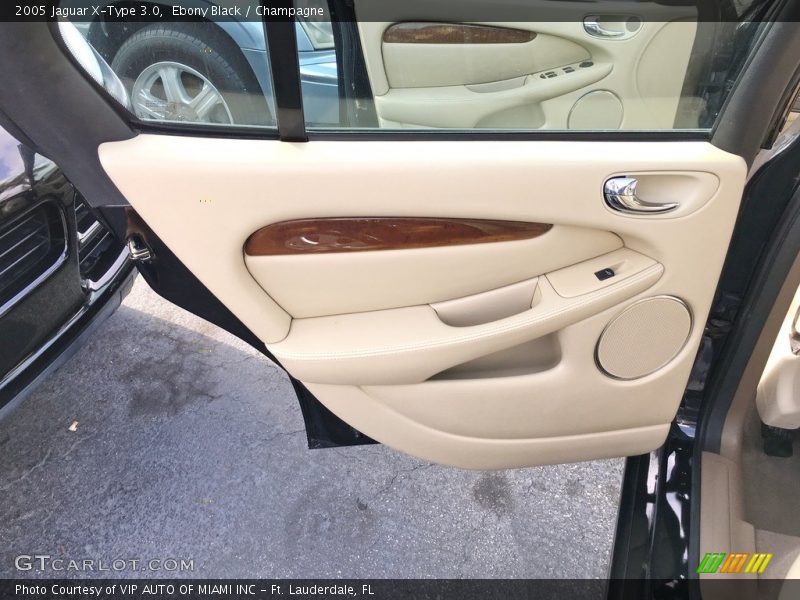 Ebony Black / Champagne 2005 Jaguar X-Type 3.0