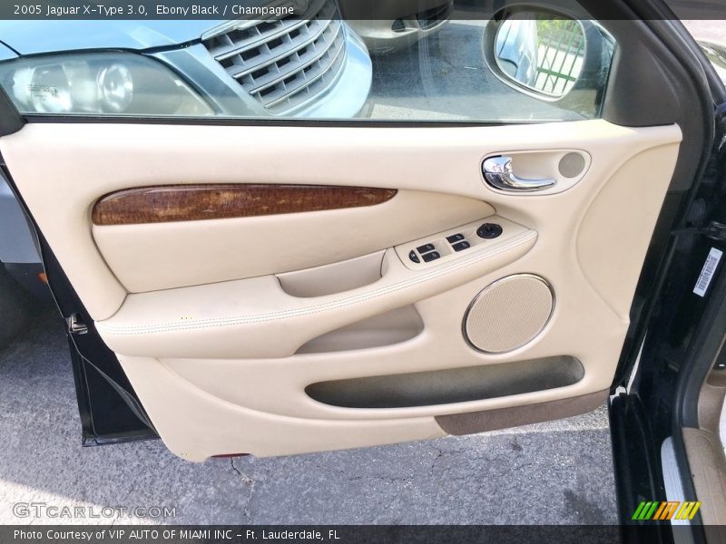 Ebony Black / Champagne 2005 Jaguar X-Type 3.0