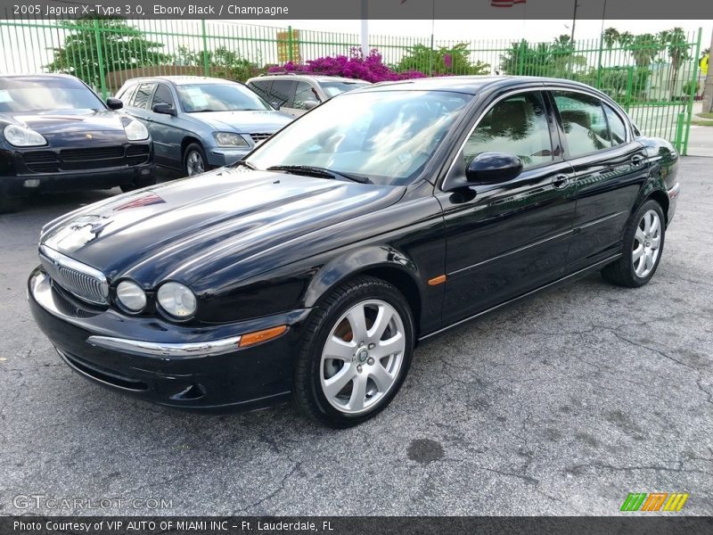 Ebony Black / Champagne 2005 Jaguar X-Type 3.0