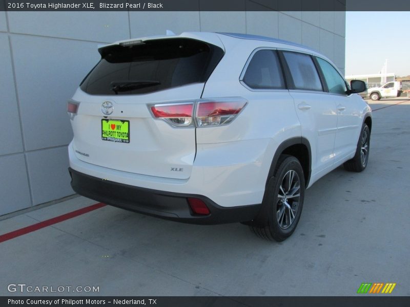 Blizzard Pearl / Black 2016 Toyota Highlander XLE