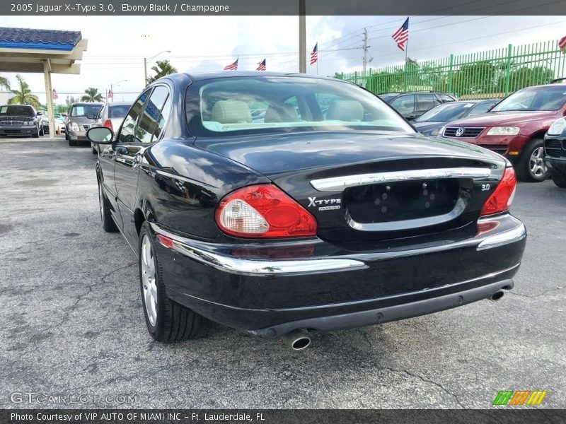 Ebony Black / Champagne 2005 Jaguar X-Type 3.0
