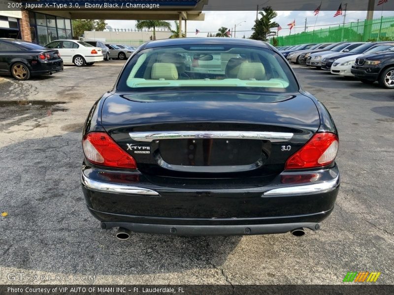 Ebony Black / Champagne 2005 Jaguar X-Type 3.0