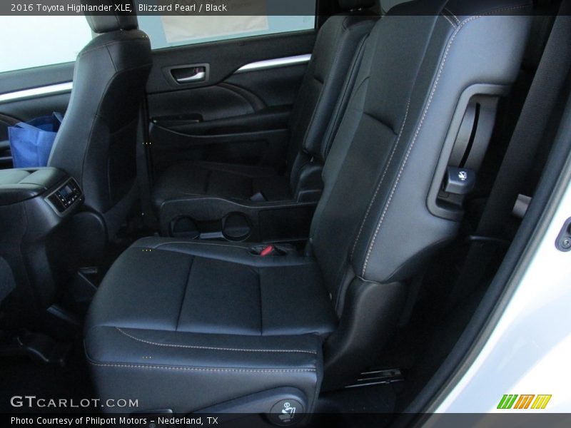 Blizzard Pearl / Black 2016 Toyota Highlander XLE