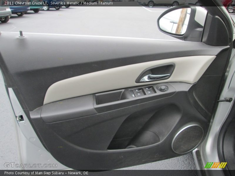 Silver Ice Metallic / Medium Titanium 2011 Chevrolet Cruze LT