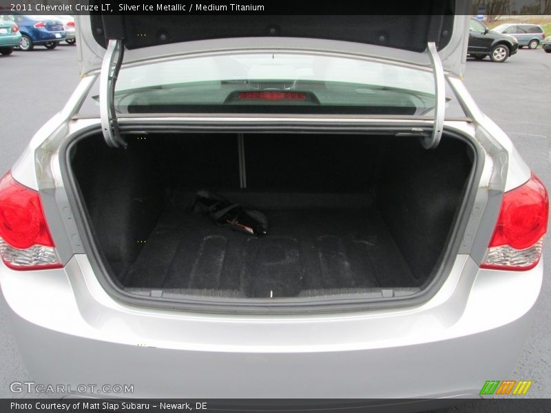 Silver Ice Metallic / Medium Titanium 2011 Chevrolet Cruze LT