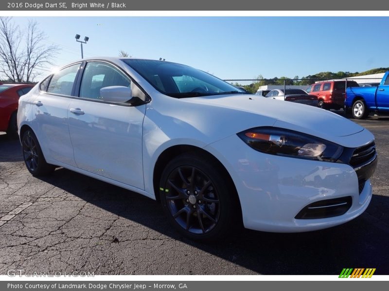 Bright White / Black 2016 Dodge Dart SE