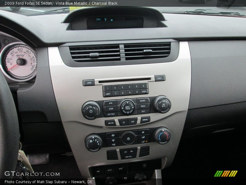 Vista Blue Metallic / Charcoal Black 2009 Ford Focus SE Sedan