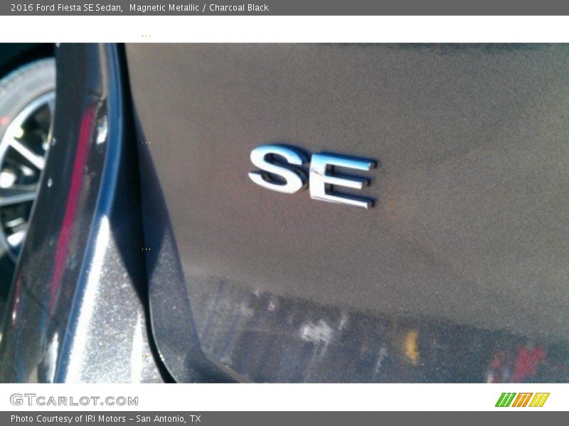 Magnetic Metallic / Charcoal Black 2016 Ford Fiesta SE Sedan