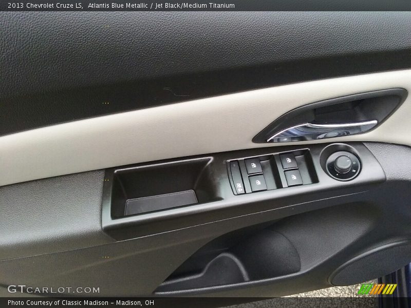 Atlantis Blue Metallic / Jet Black/Medium Titanium 2013 Chevrolet Cruze LS