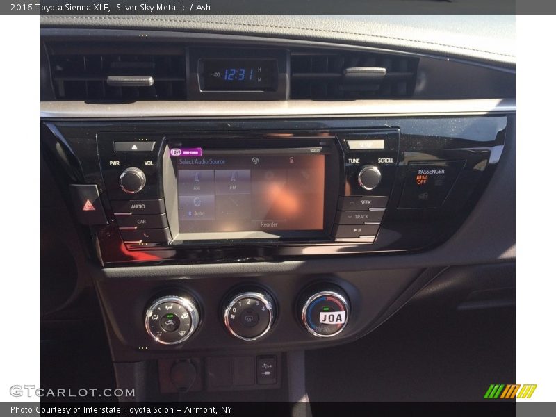 Silver Sky Metallic / Ash 2016 Toyota Sienna XLE