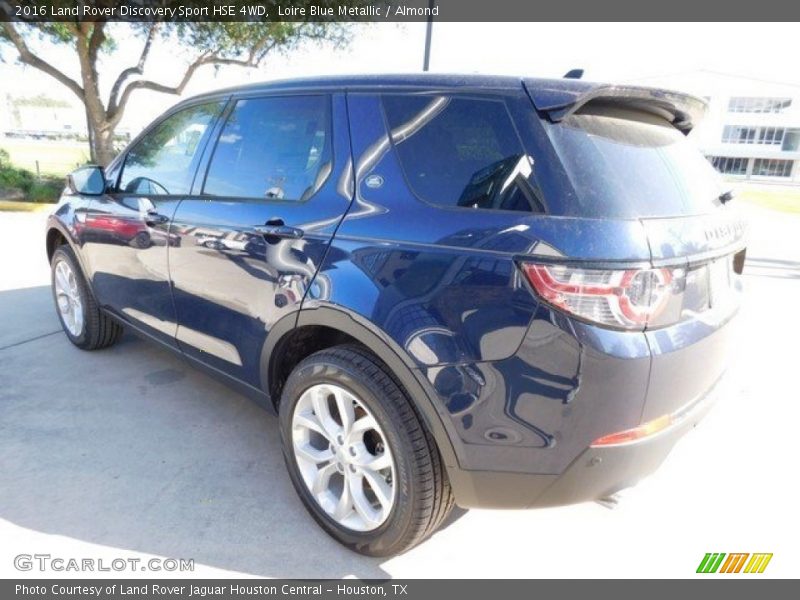 Loire Blue Metallic / Almond 2016 Land Rover Discovery Sport HSE 4WD