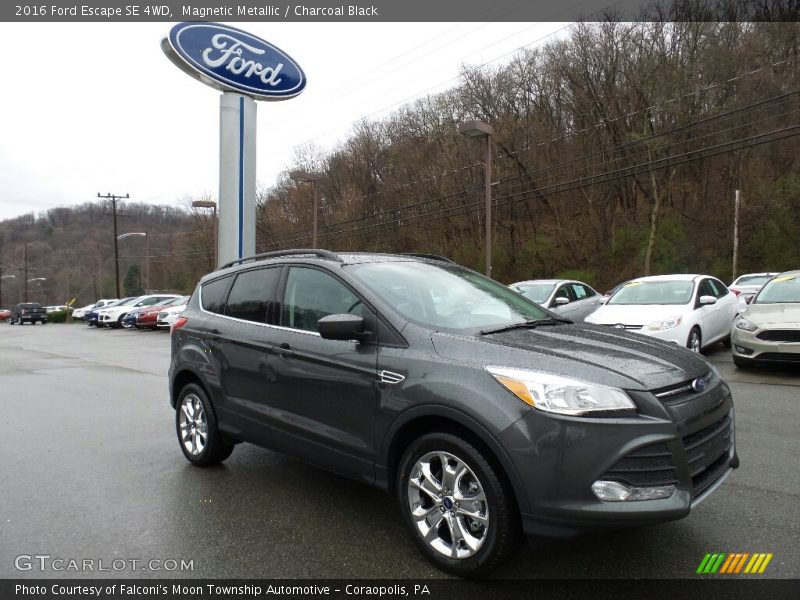 Magnetic Metallic / Charcoal Black 2016 Ford Escape SE 4WD