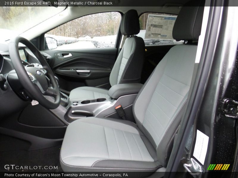 Magnetic Metallic / Charcoal Black 2016 Ford Escape SE 4WD