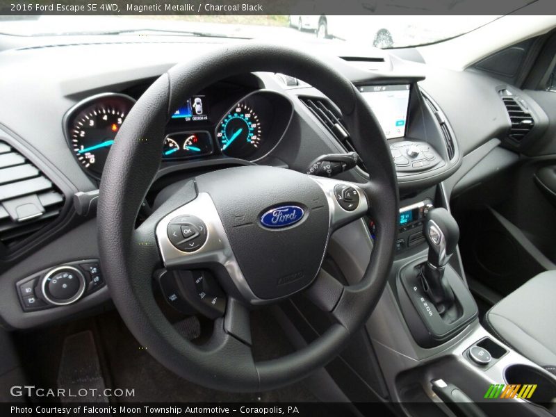 Magnetic Metallic / Charcoal Black 2016 Ford Escape SE 4WD