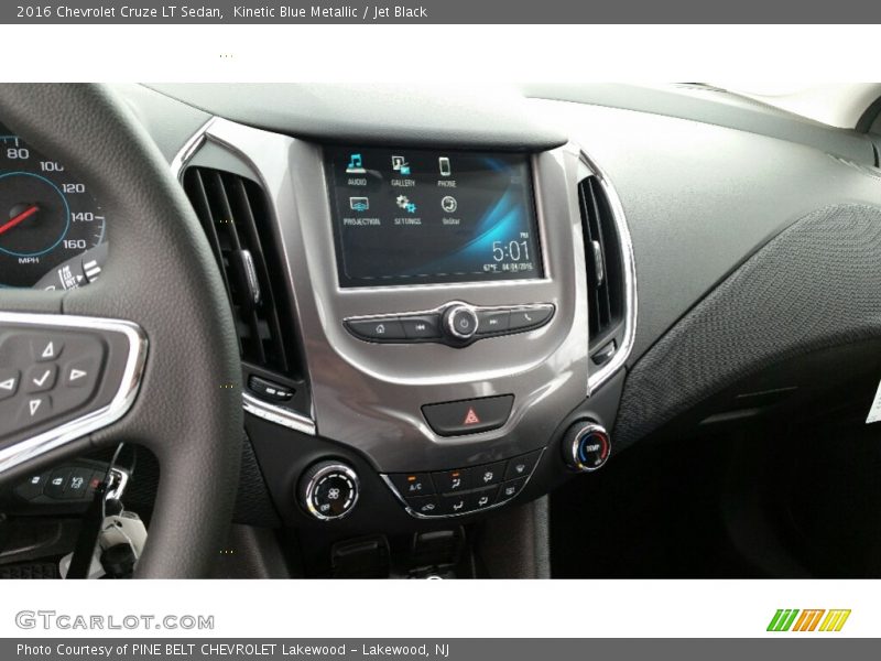 Kinetic Blue Metallic / Jet Black 2016 Chevrolet Cruze LT Sedan