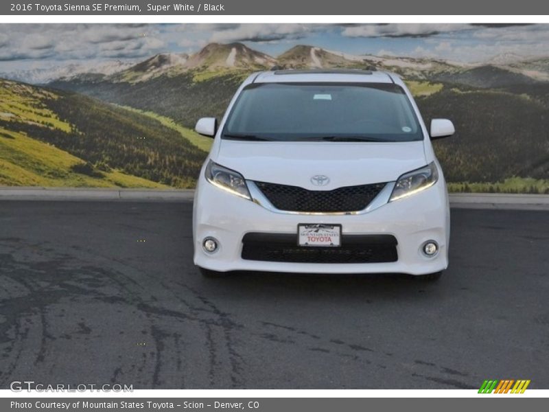 Super White / Black 2016 Toyota Sienna SE Premium