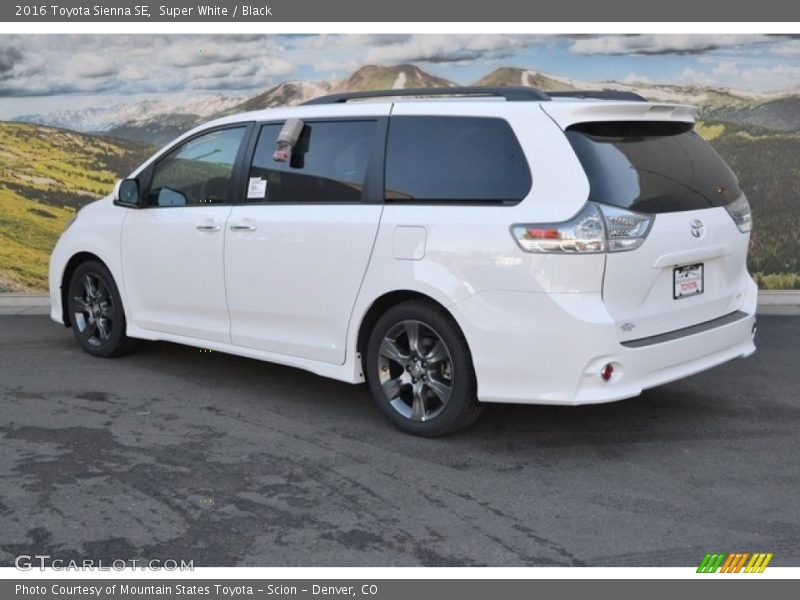 Super White / Black 2016 Toyota Sienna SE