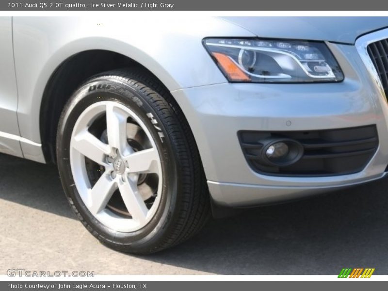 Ice Silver Metallic / Light Gray 2011 Audi Q5 2.0T quattro