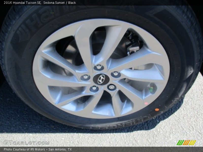 Sedona Sunset / Black 2016 Hyundai Tucson SE