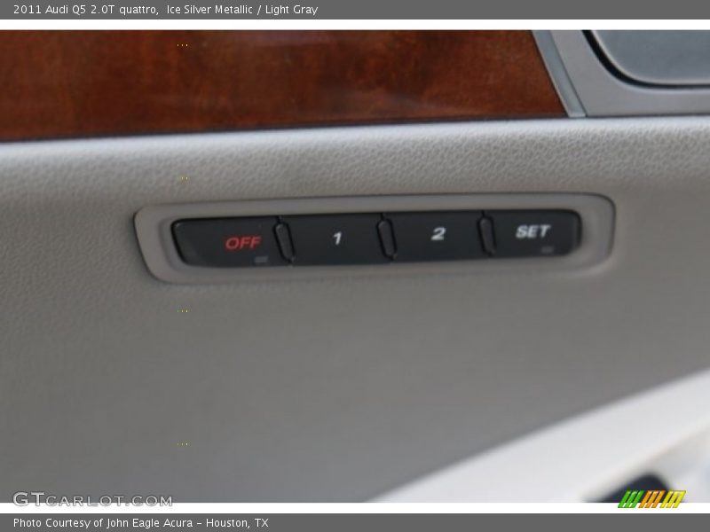 Ice Silver Metallic / Light Gray 2011 Audi Q5 2.0T quattro