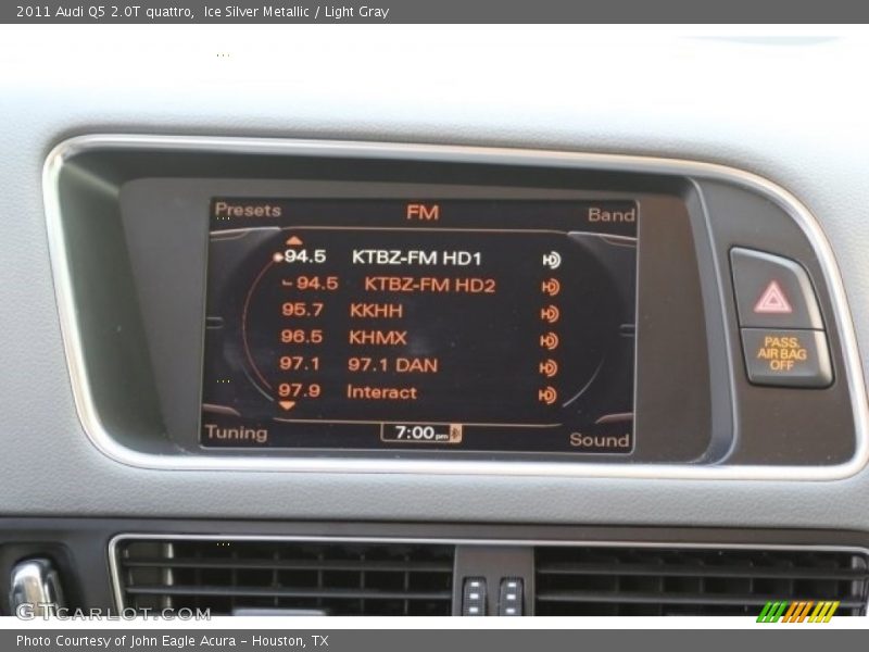 Ice Silver Metallic / Light Gray 2011 Audi Q5 2.0T quattro
