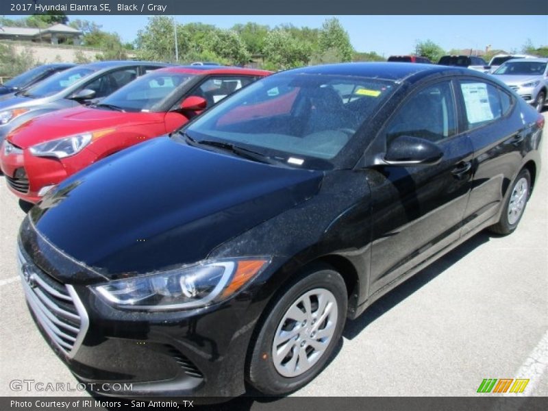 Black / Gray 2017 Hyundai Elantra SE