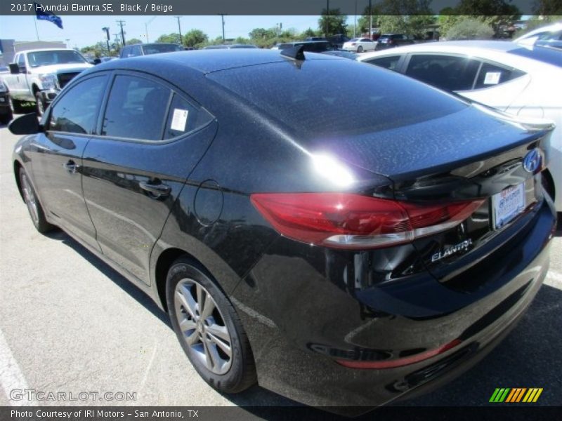 Black / Beige 2017 Hyundai Elantra SE