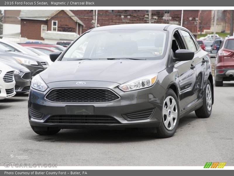 Magnetic / Charcoal Black 2016 Ford Focus S Sedan