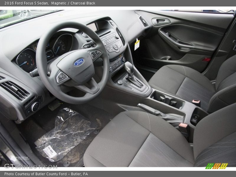 Magnetic / Charcoal Black 2016 Ford Focus S Sedan