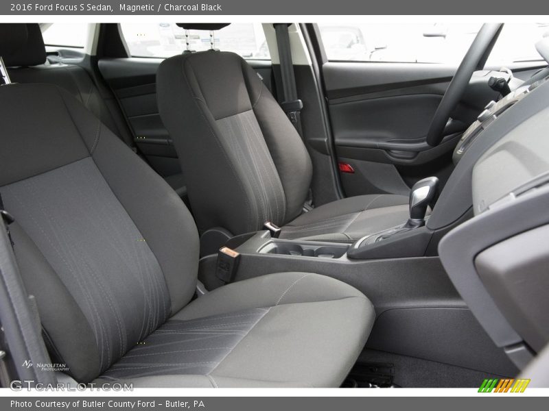 Magnetic / Charcoal Black 2016 Ford Focus S Sedan