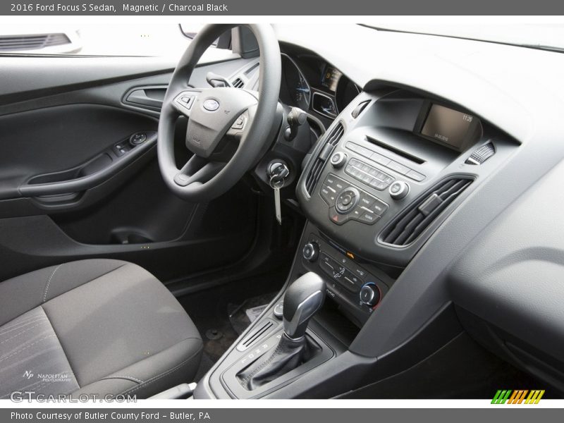 Magnetic / Charcoal Black 2016 Ford Focus S Sedan
