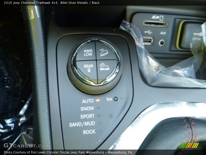 Billet Silver Metallic / Black 2016 Jeep Cherokee Trailhawk 4x4