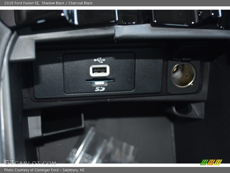 Shadow Black / Charcoal Black 2016 Ford Fusion SE