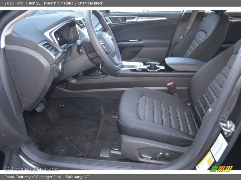 Magnetic Metallic / Charcoal Black 2016 Ford Fusion SE