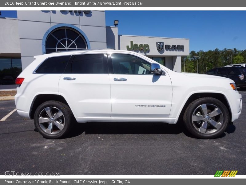 Bright White / Brown/Light Frost Beige 2016 Jeep Grand Cherokee Overland