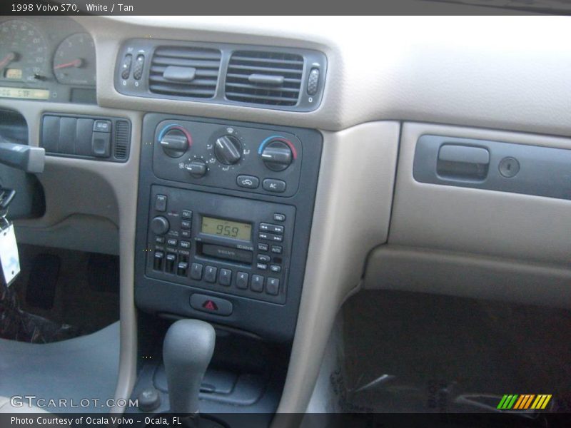 White / Tan 1998 Volvo S70