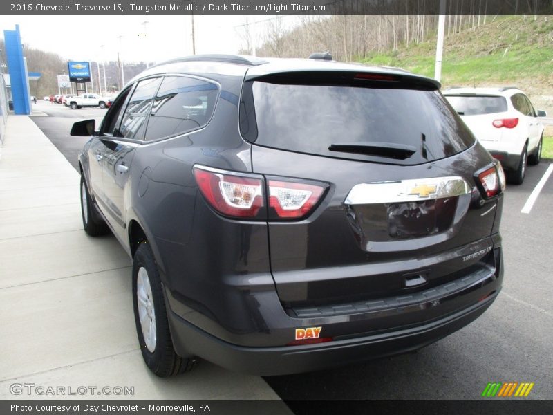 Tungsten Metallic / Dark Titanium/Light Titanium 2016 Chevrolet Traverse LS