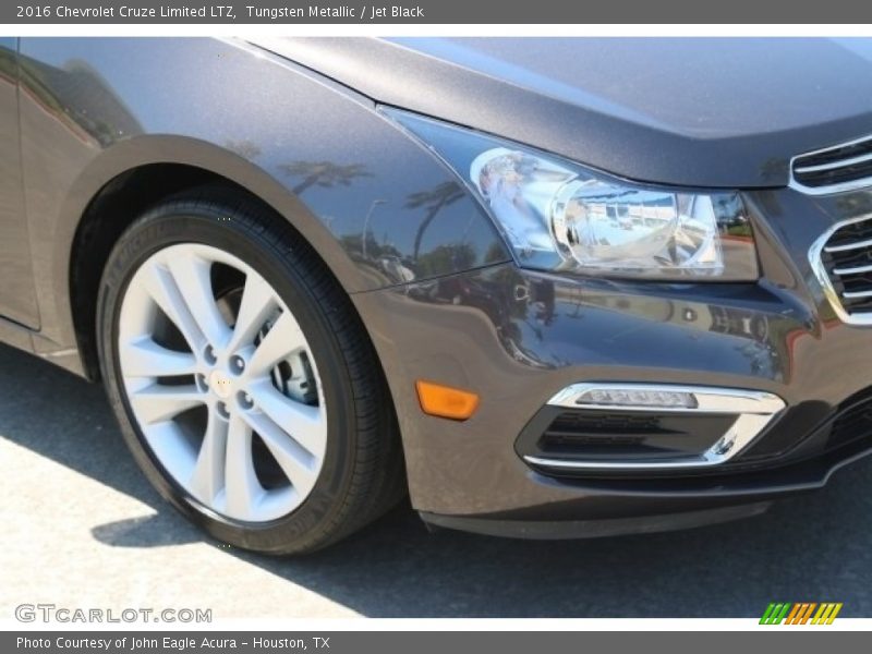 Tungsten Metallic / Jet Black 2016 Chevrolet Cruze Limited LTZ