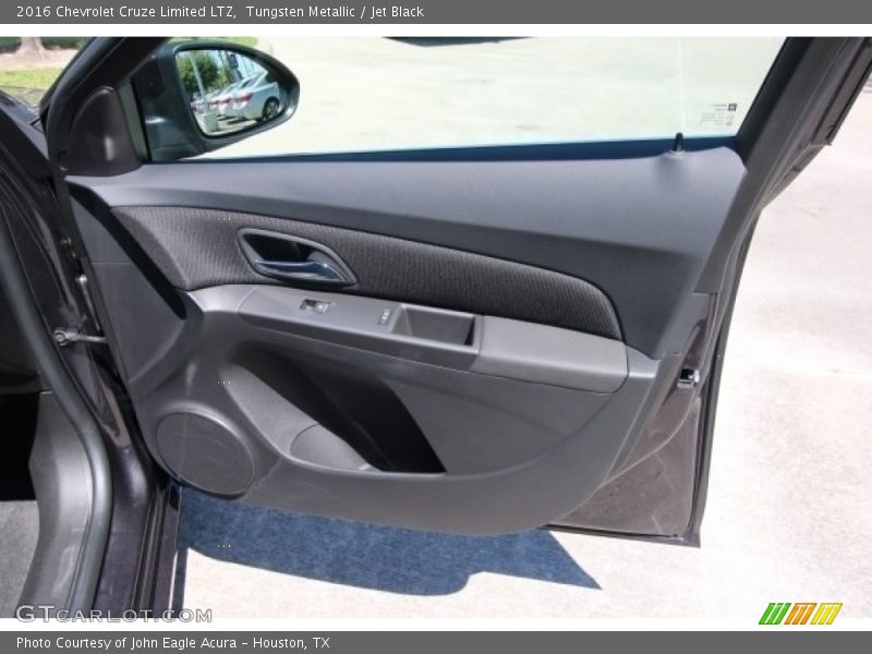Tungsten Metallic / Jet Black 2016 Chevrolet Cruze Limited LTZ