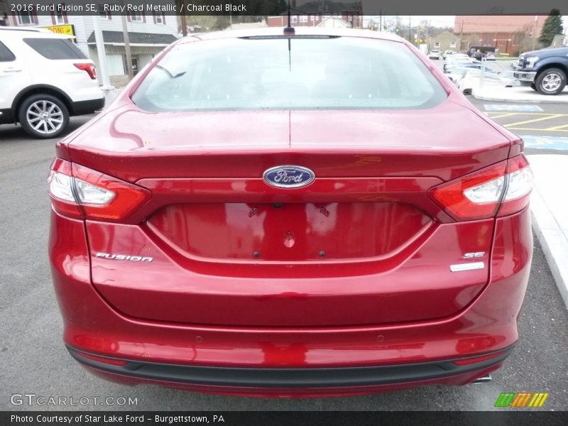 Ruby Red Metallic / Charcoal Black 2016 Ford Fusion SE