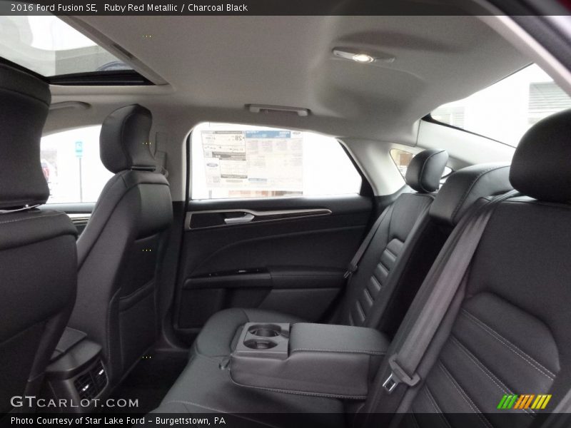 Ruby Red Metallic / Charcoal Black 2016 Ford Fusion SE